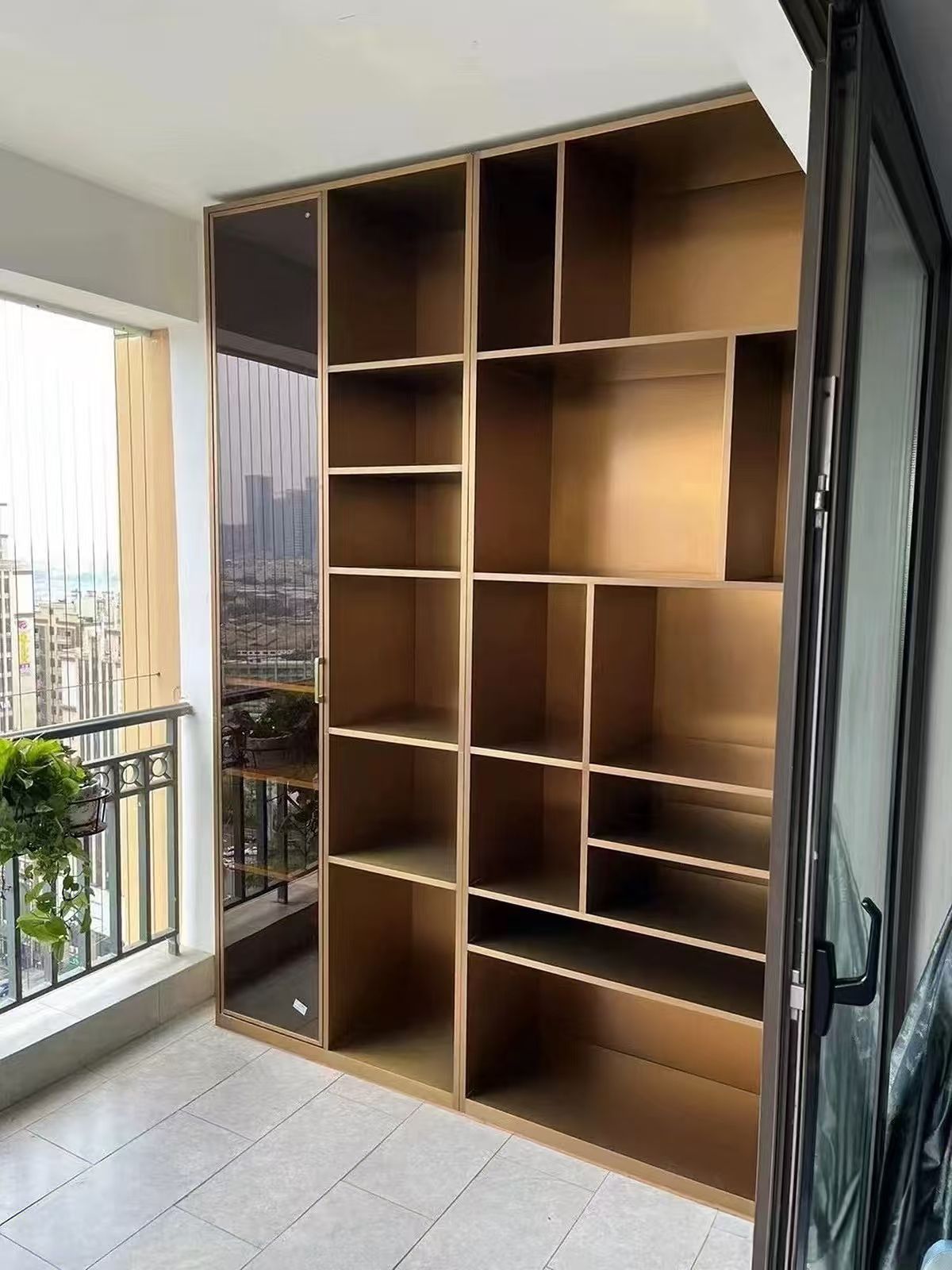為什么高端場所都偏愛不銹鋼制品？揭秘不銹鋼展柜與酒柜的卓越優勢！